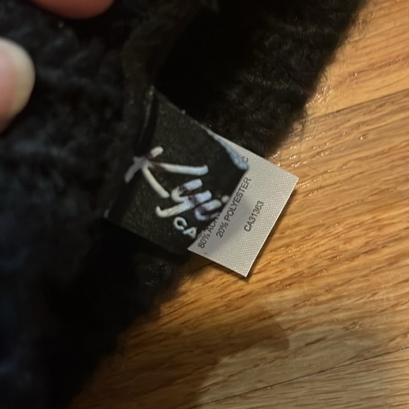 Kyi Kyi Classic Fur Multi Color Pom NEW - Picture 8 of 12